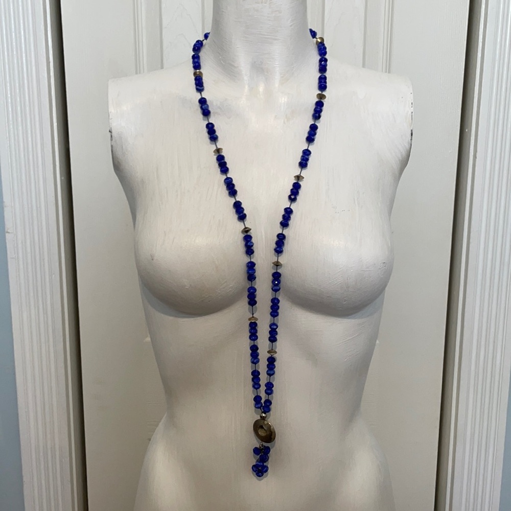 Beautiful long necklace with blue stones